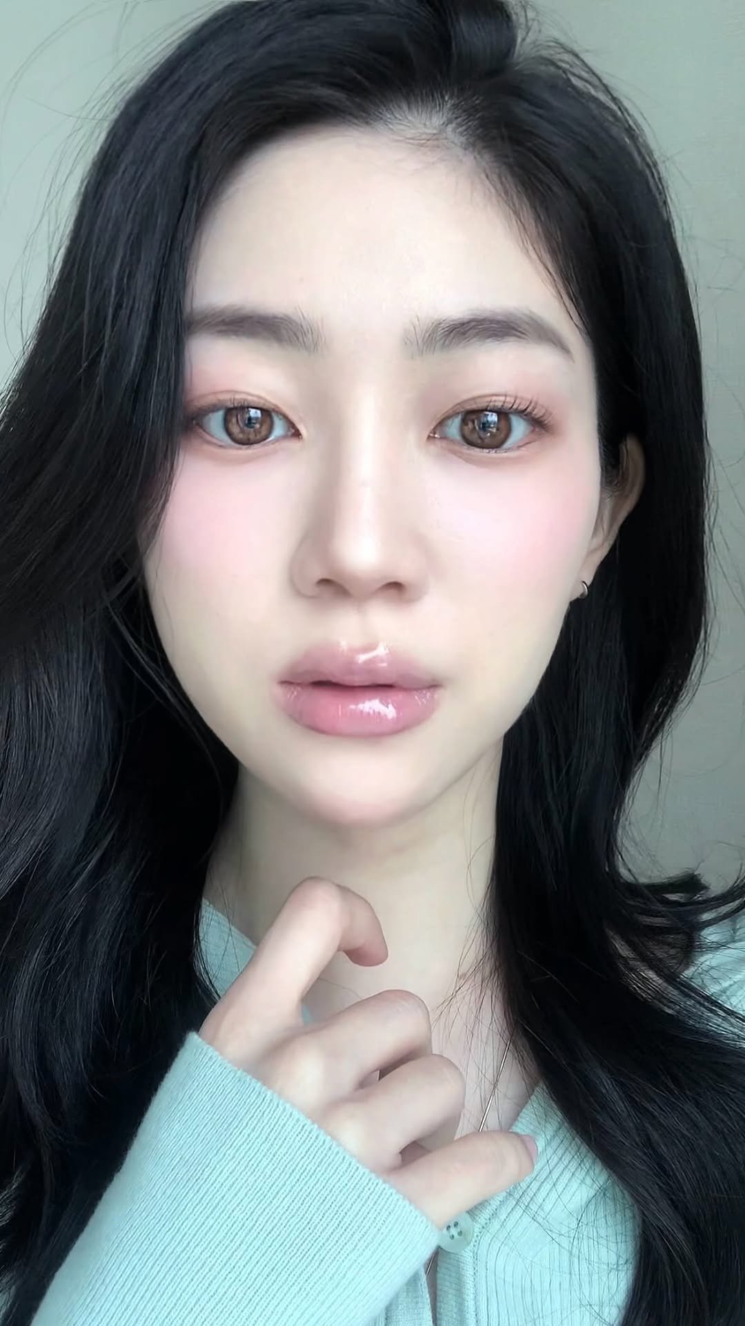 pure_hwang 게시물 이미지: 청순하려면 입술색 눌러주기🕊️