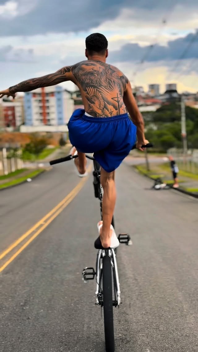 puyol46_ 게시물 이미지: Só que gosta vai seguir @puyol46_...