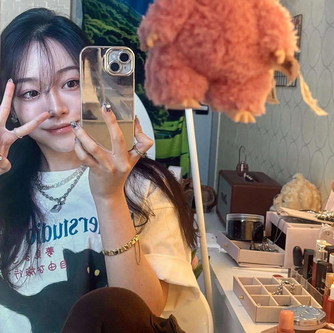 Photo shared by ひna 히나 on April 21, 2025 tagging @amblerkorea, and @_kkimhy.