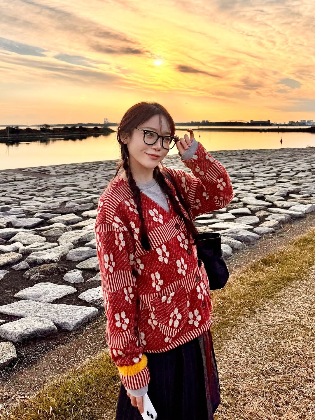 q0_0p_030 게시물 이미지: 마지막날 해지는 도쿄 보고 가세요🗼
올 한해도 고생하셨습니다
새해복 많이...