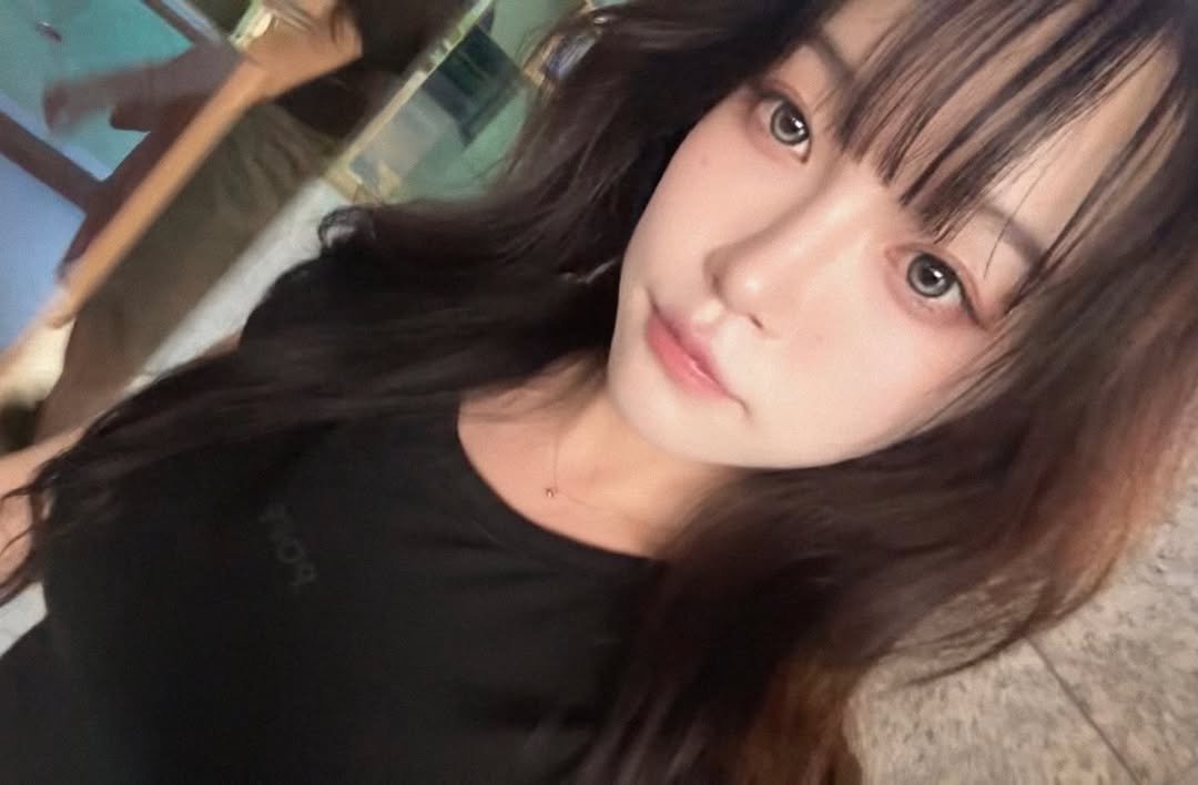q0_0p_030 게시물 이미지: 나 진짜 찾고 헤매던 딱붙고 소매짧고 검정 크롭티 찾아써🥹🤍
기뻐 진쨔 예에ㅔ 너무...