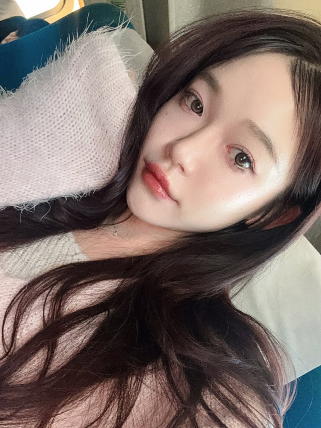 Photo shared by ひna 히나 on November 27, 2025 tagging @q0_0p_030. May be a selfie of one or more people, hair, train, bus and text.