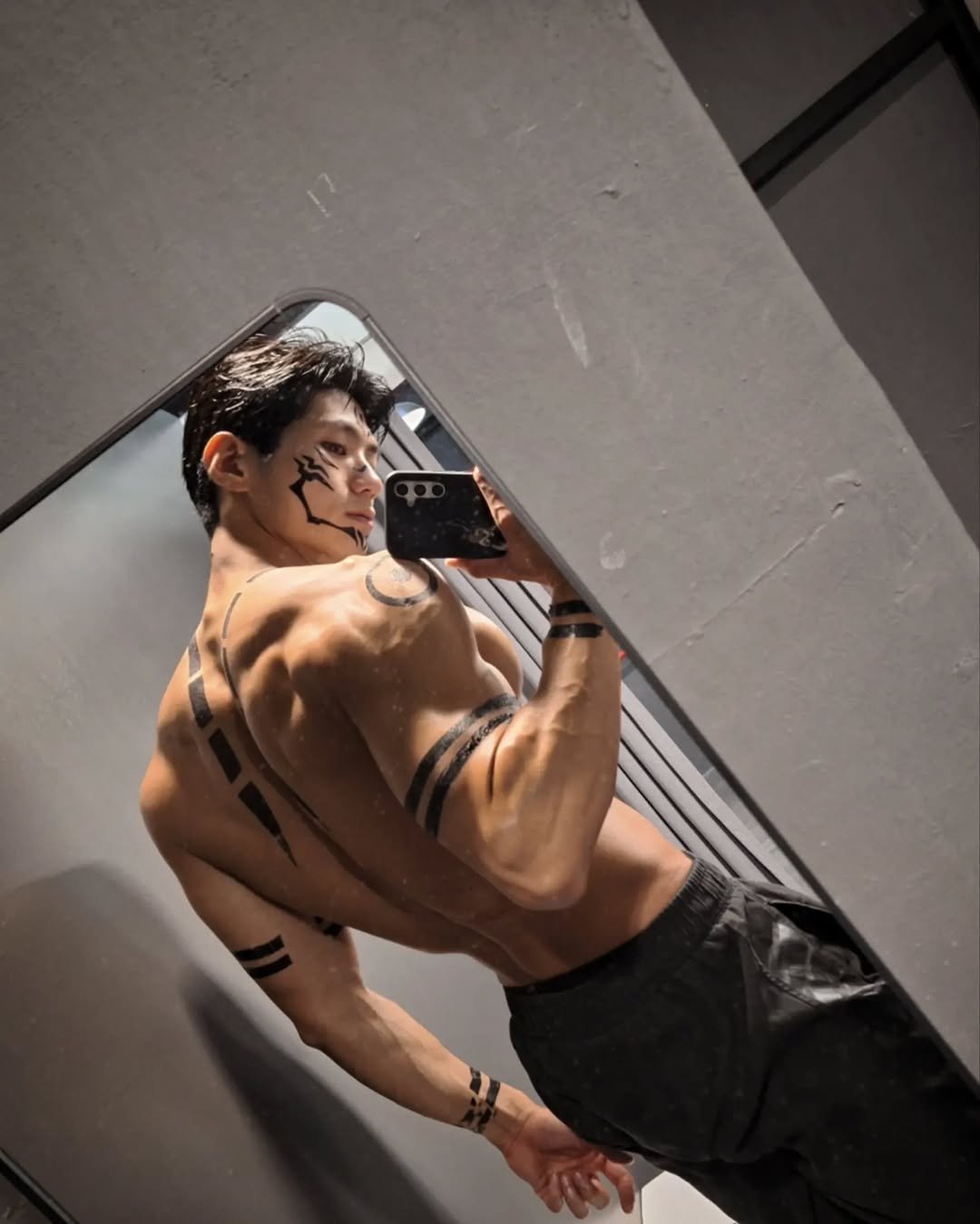 Photo shared by 이 상현 (박하) on July 04, 2024 tagging @dj_sparky_kr, @underdog__kr, @ere___kr, and @budstudio__kr.