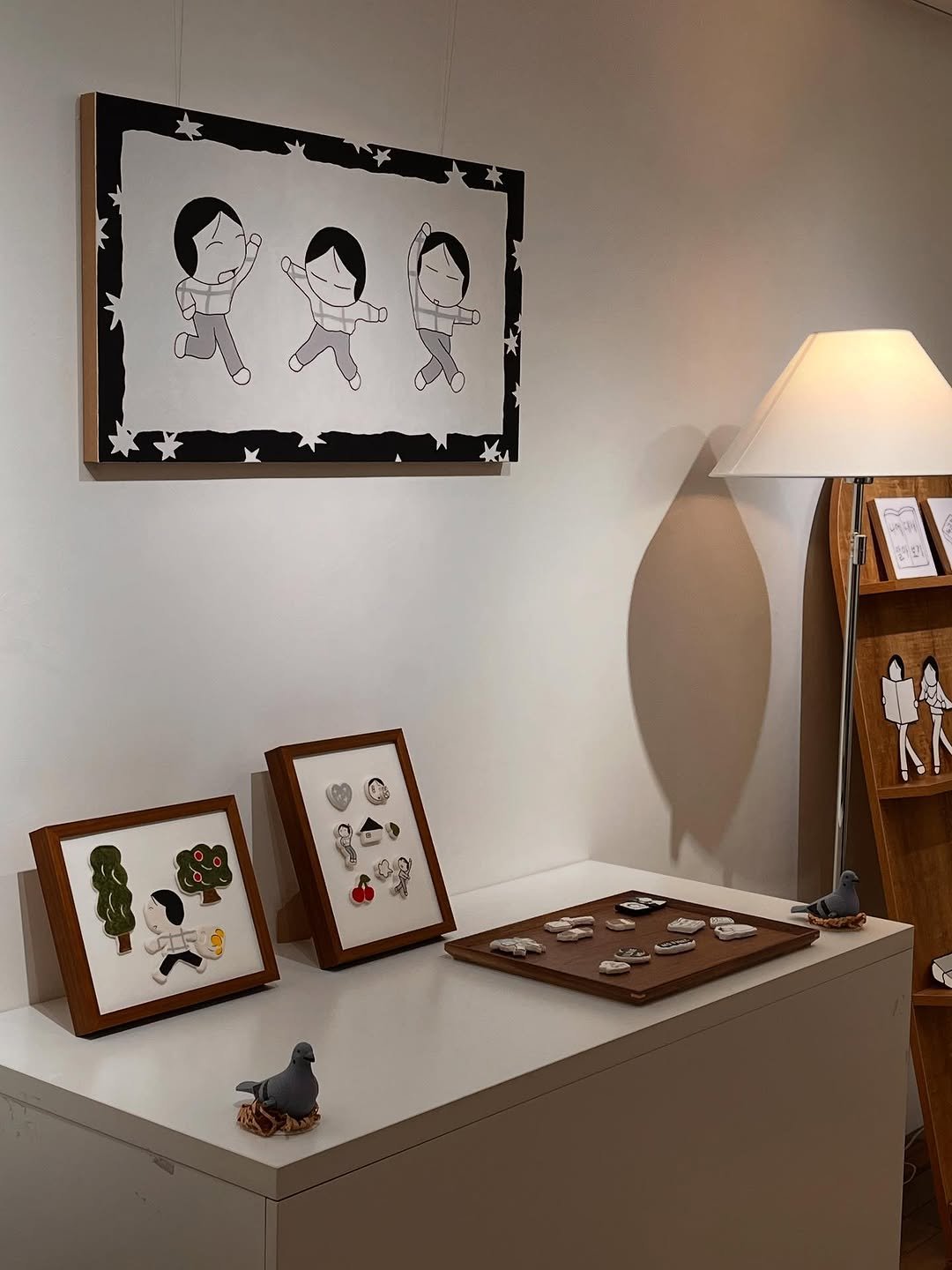 Photo by 큐새의 일일 | 인스타툰 on June 13, 2025. May be an illustration of picture frame, shadow box and text.
