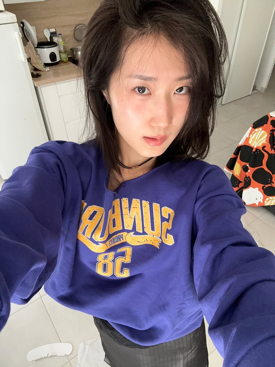 Photo by 소연 Soyeon on September 02, 2025. May be a selfie of 1 person, hair, sweatshirt, sportswear, sweatpants, top and text.