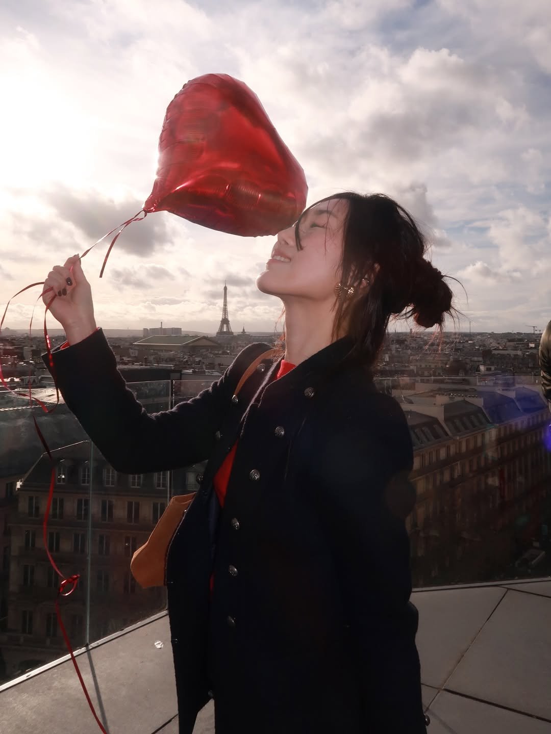 Photo by 소연 Soyeon on February 06, 2026. May be an image of balloon, Sacré-Cœur and text.