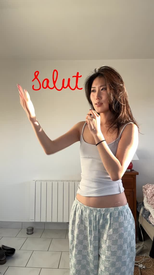 queensobok 게시물 이미지: Je suis toujours trop 🫦 
Cardigan...