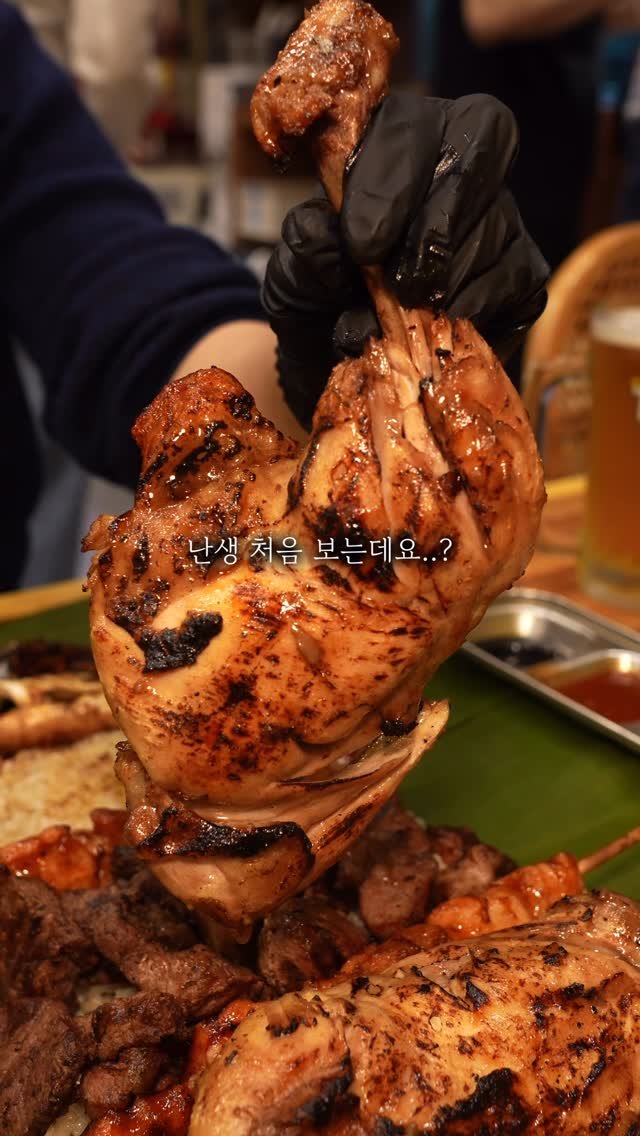 quokka_muktam 게시물 이미지: 제가 부산에 살면서 ‘바나나잎 바베큐’ 라는
메뉴는 난생 처음 들어보는데요?

사실...