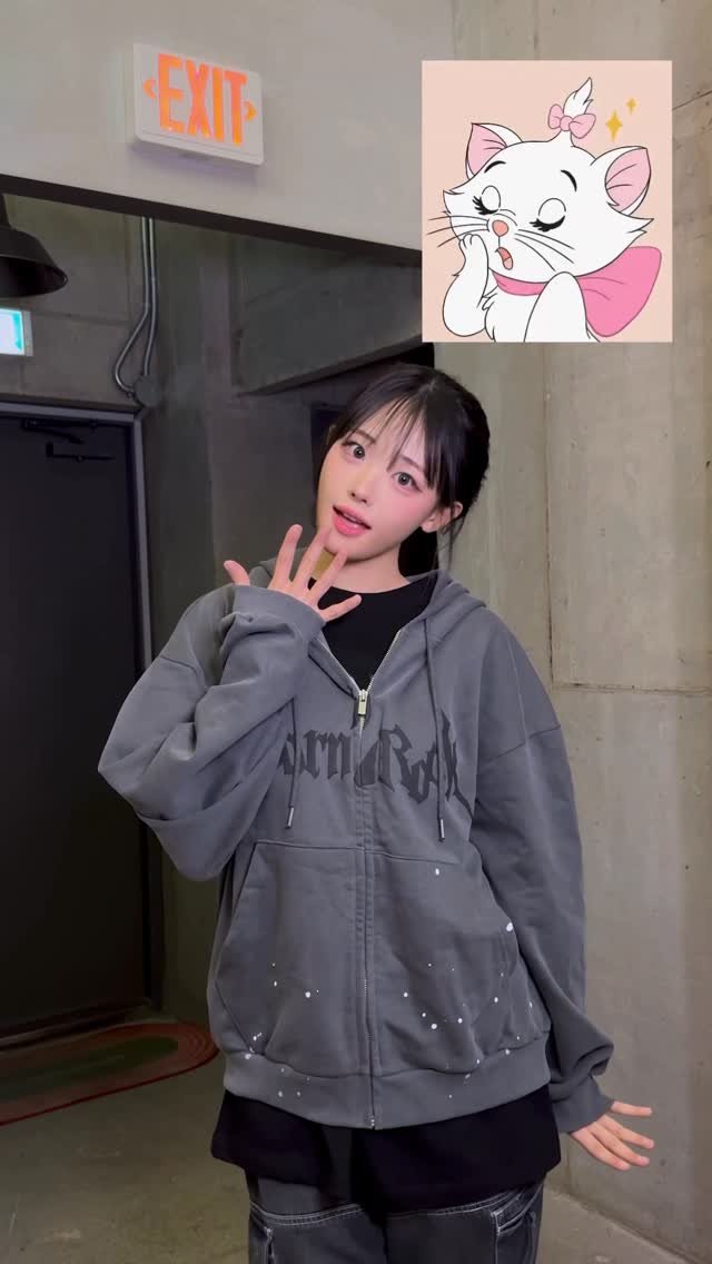 qwerband_official 게시물 이미지: 📸🐱🦊