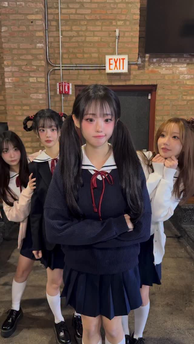 qwerband_official 게시물 이미지: Umm-↗️↘️↗️🩵🩷🤍💚