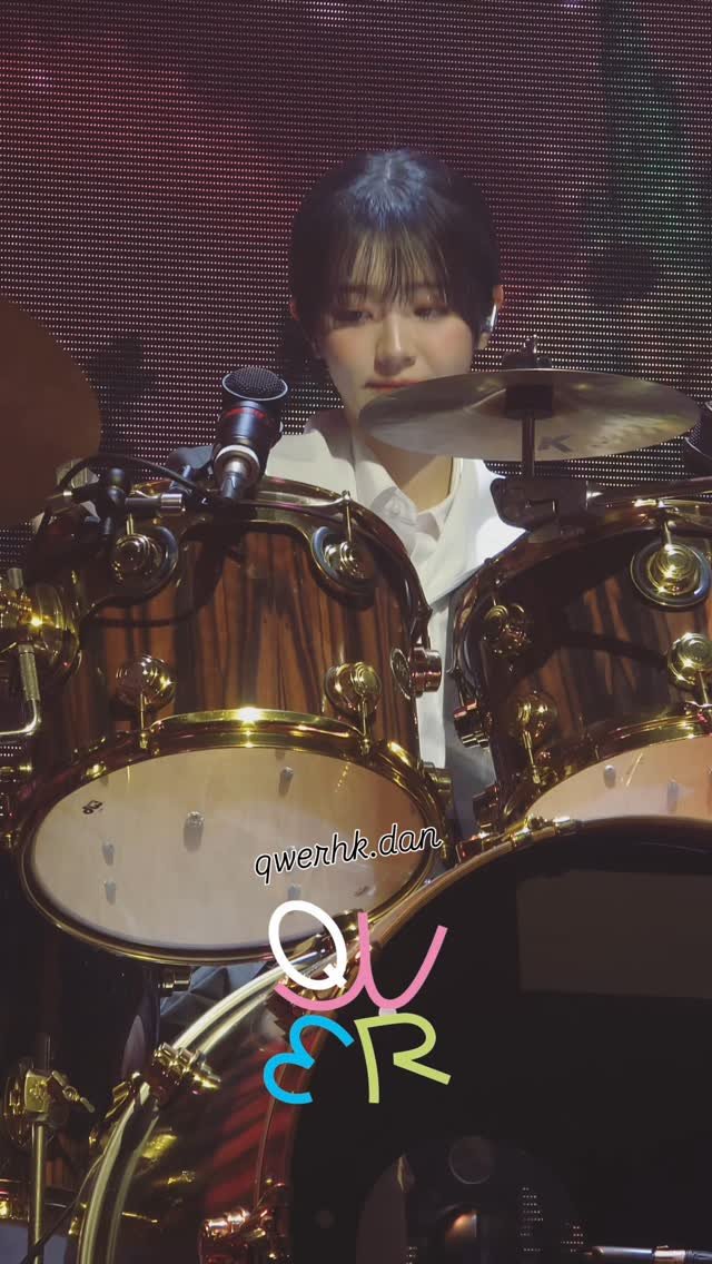 qwerhk.dan 게시물 이미지: Chodan開頭對我這一笑,讓我看了很多次🥹
20250125 QWER fan...