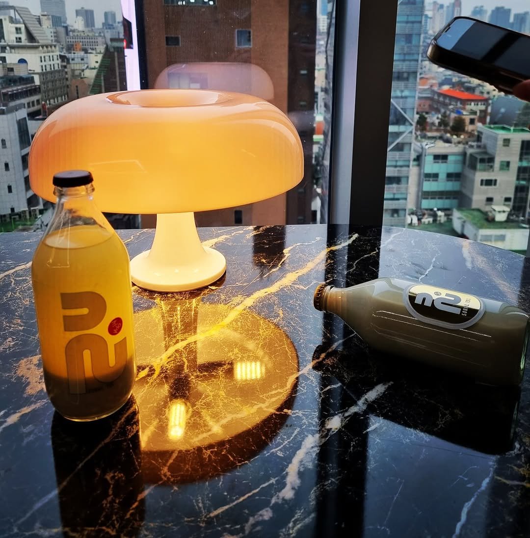 r.street1 게시물 이미지: ⠀
술에 담긴 철학 엿보기