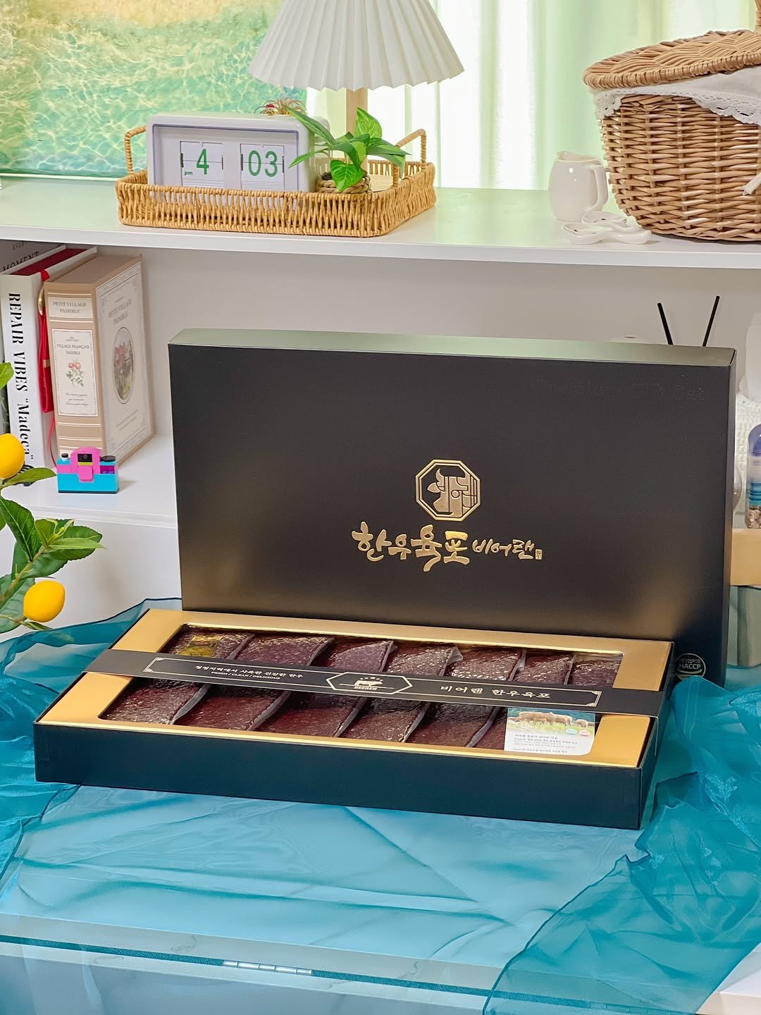 Photo by 득템이맘 😁서가람 on September 01, 2025. May be an image of chocolate bar, tea and text.