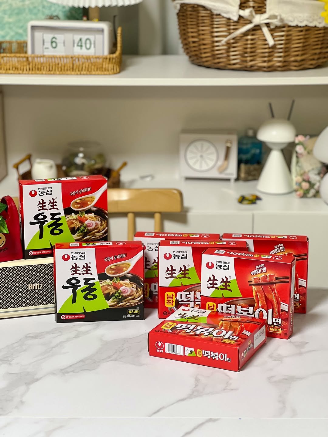 Photo by 득템이맘 😁서가람 on October 17, 2025. May be an image of chocolate bar, wafer, dollhouse, placemat and text.
