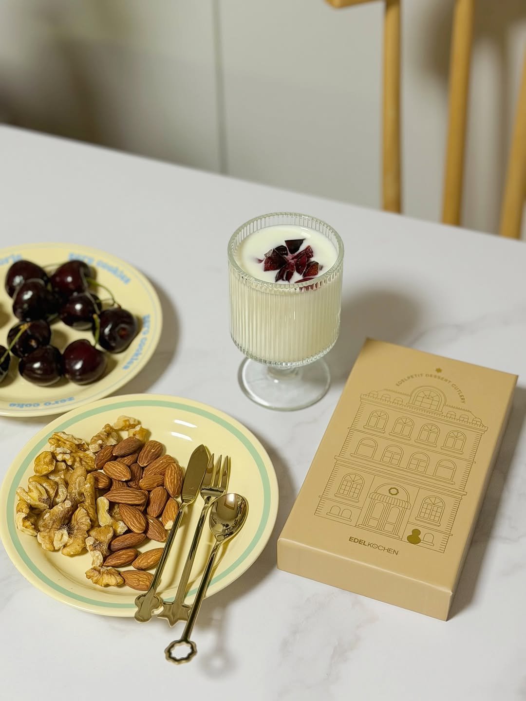 Photo shared by 득템이맘 😁서가람 on January 14, 2026 tagging @edelkochen. May be an image of pasta, cherries, tart, oatmeal cookies, granola, cheesecake, pecans, placemat and text.