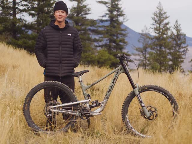 raceface 게시물 이미지: Hayden takes a deep dive into his custom...