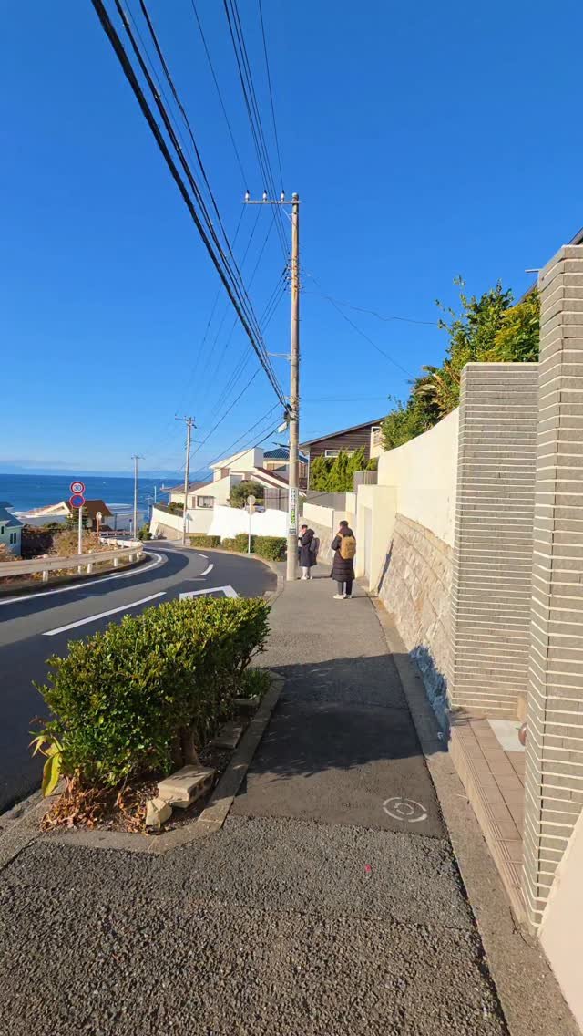 raegu9 게시물 이미지: 흔한 가마쿠라 주민들이 다니는 길

📍가마쿠라

관광지가 아닌 그냥 언덕길.....