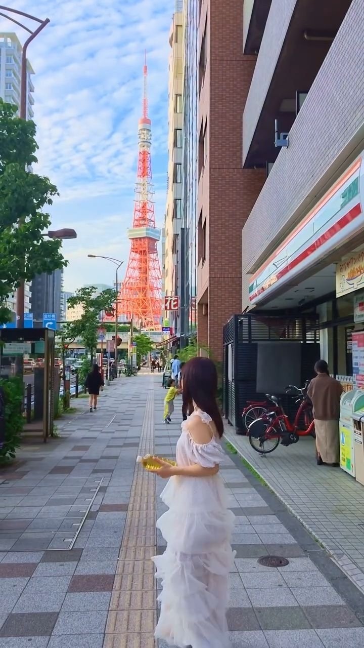 raegu9 게시물 이미지: 일본에서 뷰가 가장 좋은 편의점 🥺

나오자 마자 보이는 도쿄타워 .. ❤️

📌...