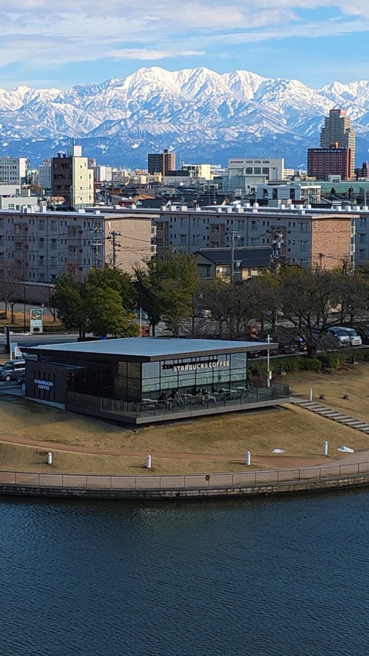 raegu9 게시물 이미지: 일본의 흔한 스타벅스 뷰 🥺

📍도야마 스타벅스

스타벅스 건너에 무료전망대가...