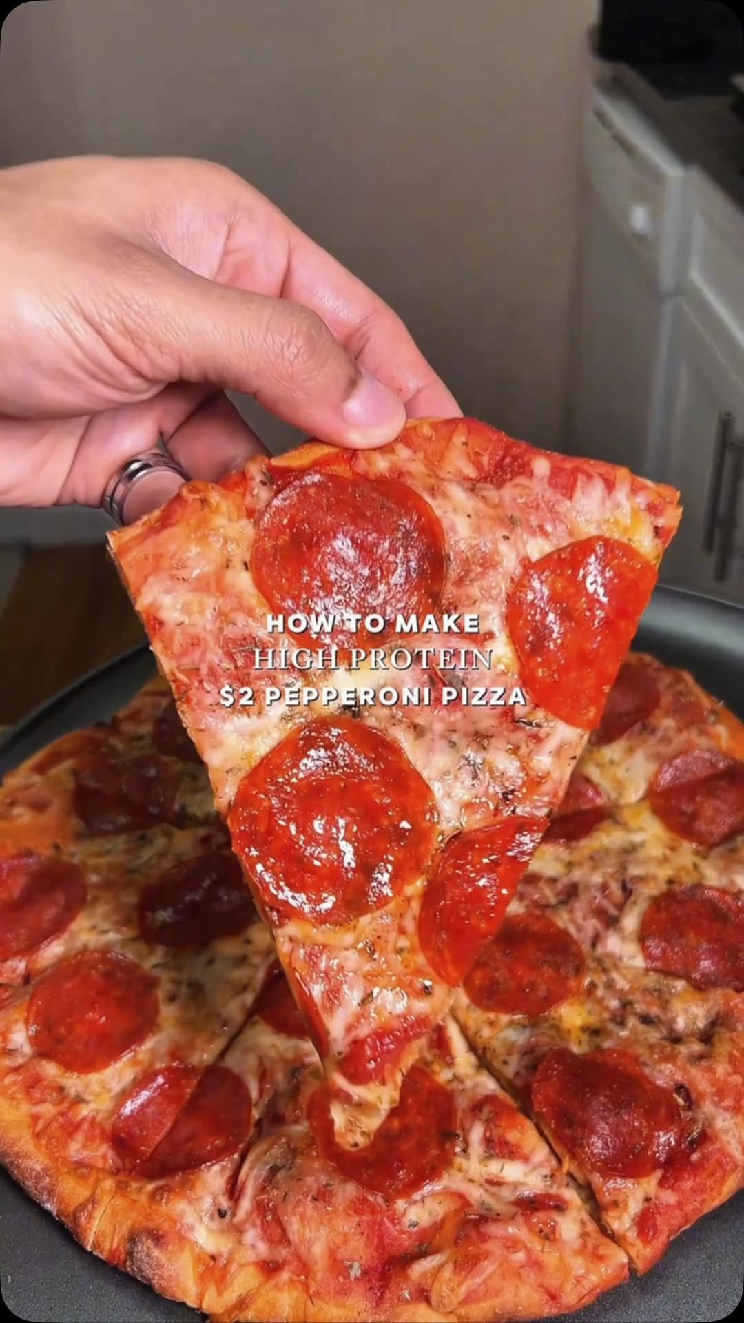 rahul__kamat 게시물 이미지: Entire Pizza:
753 Calories | 50g Protein |...