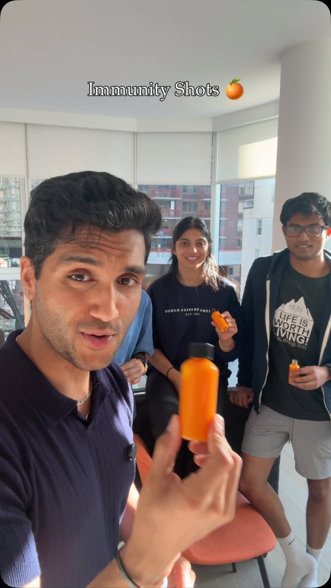 rahul__kamat 게시물 이미지: Makes 8 shots:
- 3 Oranges
- 2 Lemons
- 3...
