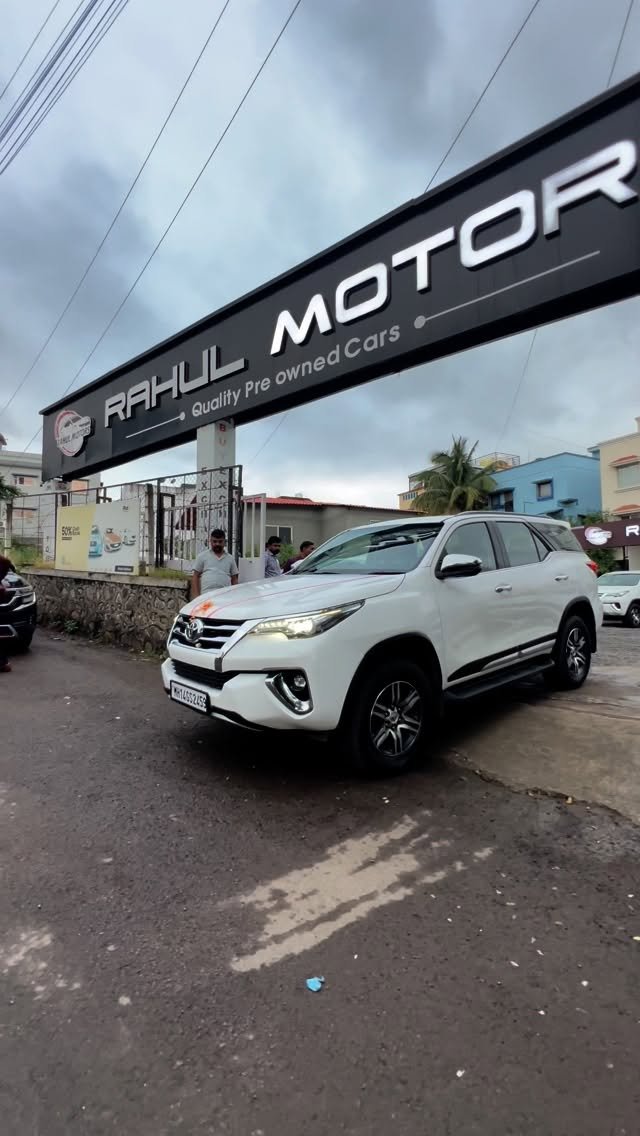 rahul__motors 게시물 이미지: 🔥Toyota Innova crysta & Toyota Fortuner...