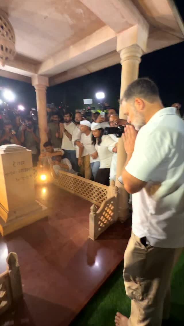 rahulgandhi 게시물 이미지: अन्याय के साम्राज्य को सत्य और अहिंसा के मूल्य...