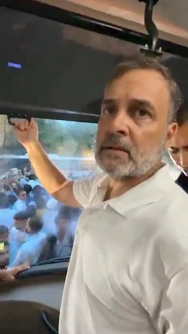 rahulgandhi 게시물 이미지: No one can stop us from standing with the...