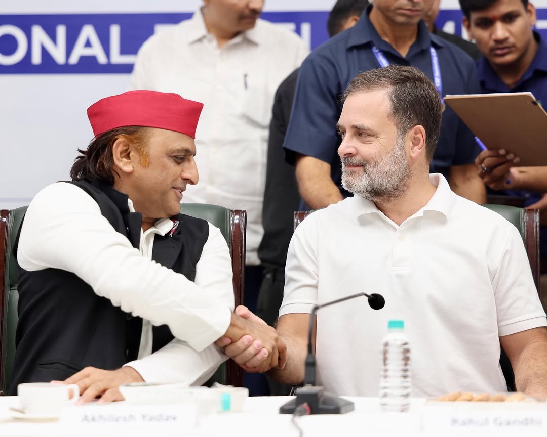 rahulgandhi 게시물 이미지: INDIA गठबंधन की महत्वपूर्ण बैठक में सभी साथी...