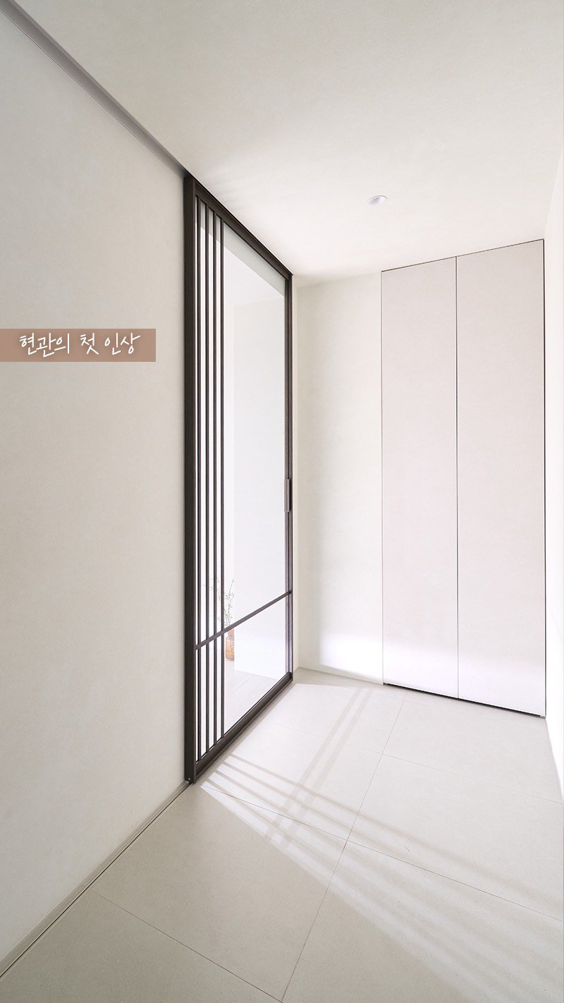 rainbow.design_interior 게시물 이미지: .
선과 여백이 만드는 첫인상
비우고 정리할수록, 공간은 더 또렷해집니다

간살은...