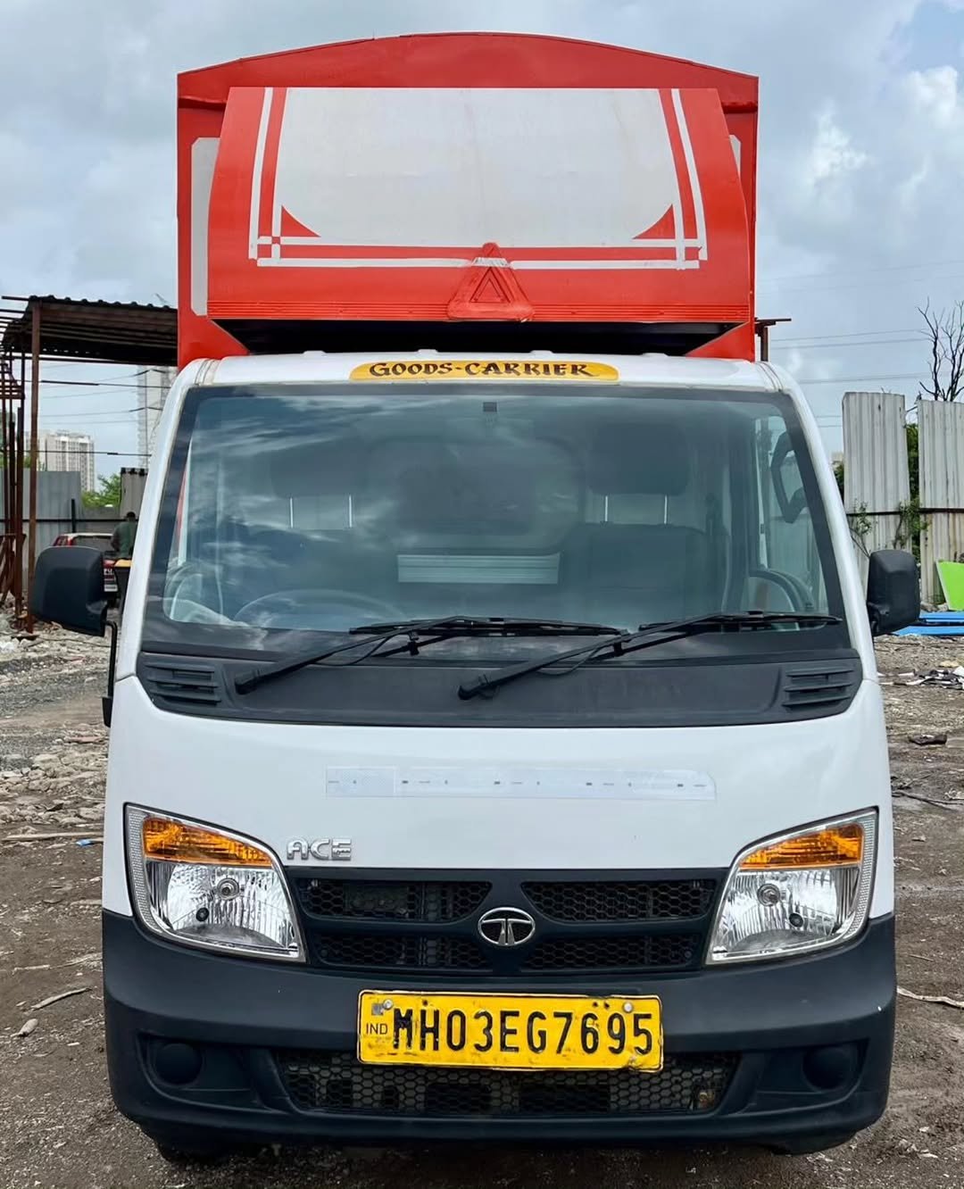 Photo by RAJ MOTORS, मुंबई on September 06, 2025. May be an image of van, generator, windshield, forklift, truck and text that says 'GOODS-CARRIEK GOODS 1A ACE IND MH HO3EC7695'.
