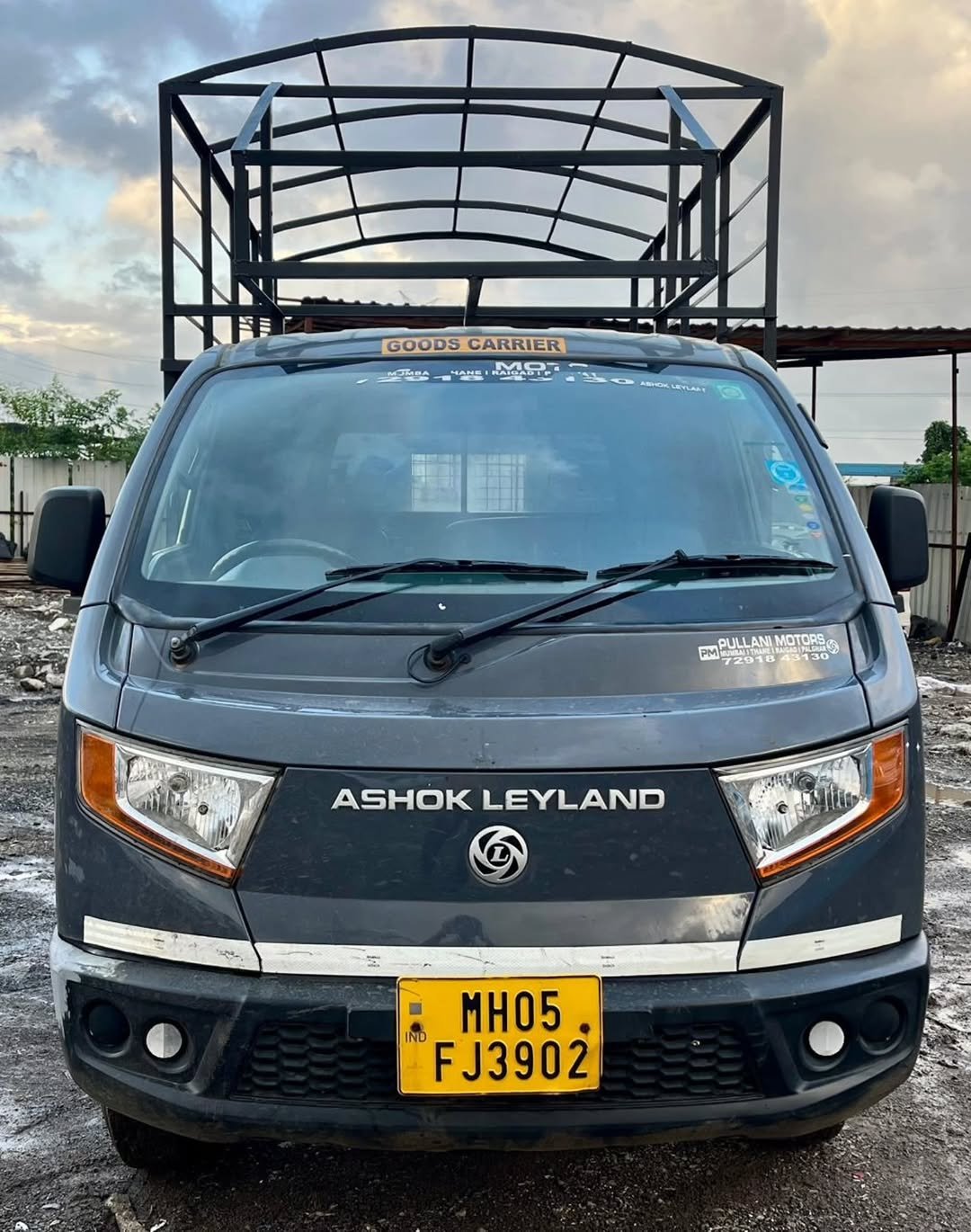 Photo by RAJ MOTORS, मुंबई on August 25, 2025. May be an image of van, minivan, windshield, rack, truck and text that says '养 GOODS GOODSCARRIER CARRIER 네스트프 野本別 معاده PIMPULLAN_MOTORSO 294 ひ PULLANI PULLANIMOTORS MOTORS ብሔርል ASHOK ASHOKLEYLAND SHOKLEYLAND LEYLAND MO5 IND IND FJ3902'.