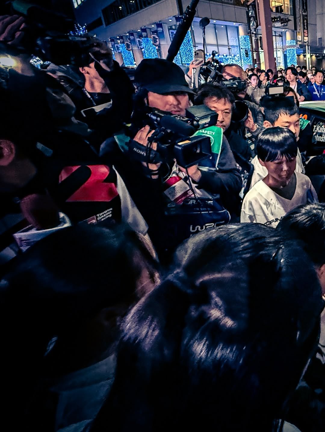 Photo by ラリージャパン on November 24, 2025. May be an image of one or more people, crowd and text that says 'NON T.Kais mnst'.