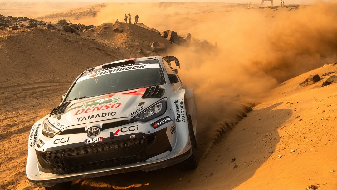 Photo by ラリージャパン on December 15, 2025. May be an image of racing vehicles, race car and text that says 'RTEASY CCI LATOMAOTIVE OTIVE Panalson Prama DENSO ΤΜΛΔΙ [FIT-EASY CCi Far ്ട HanKooK LA-7545'.