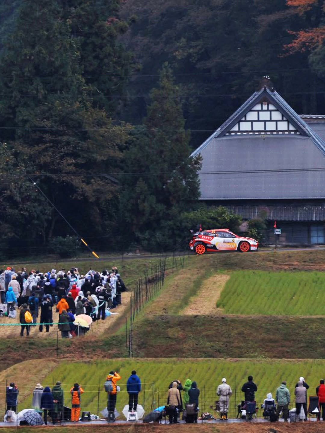 Photo by ラリージャパン on November 26, 2025. May be an image of one or more people, crowd and text.