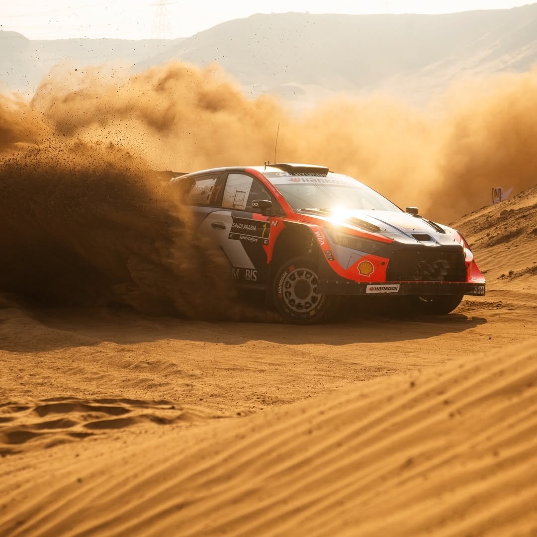 Photo by ラリージャパン on November 30, 2025. May be an image of racing vehicles, race car, dune buggy, wheel and text.