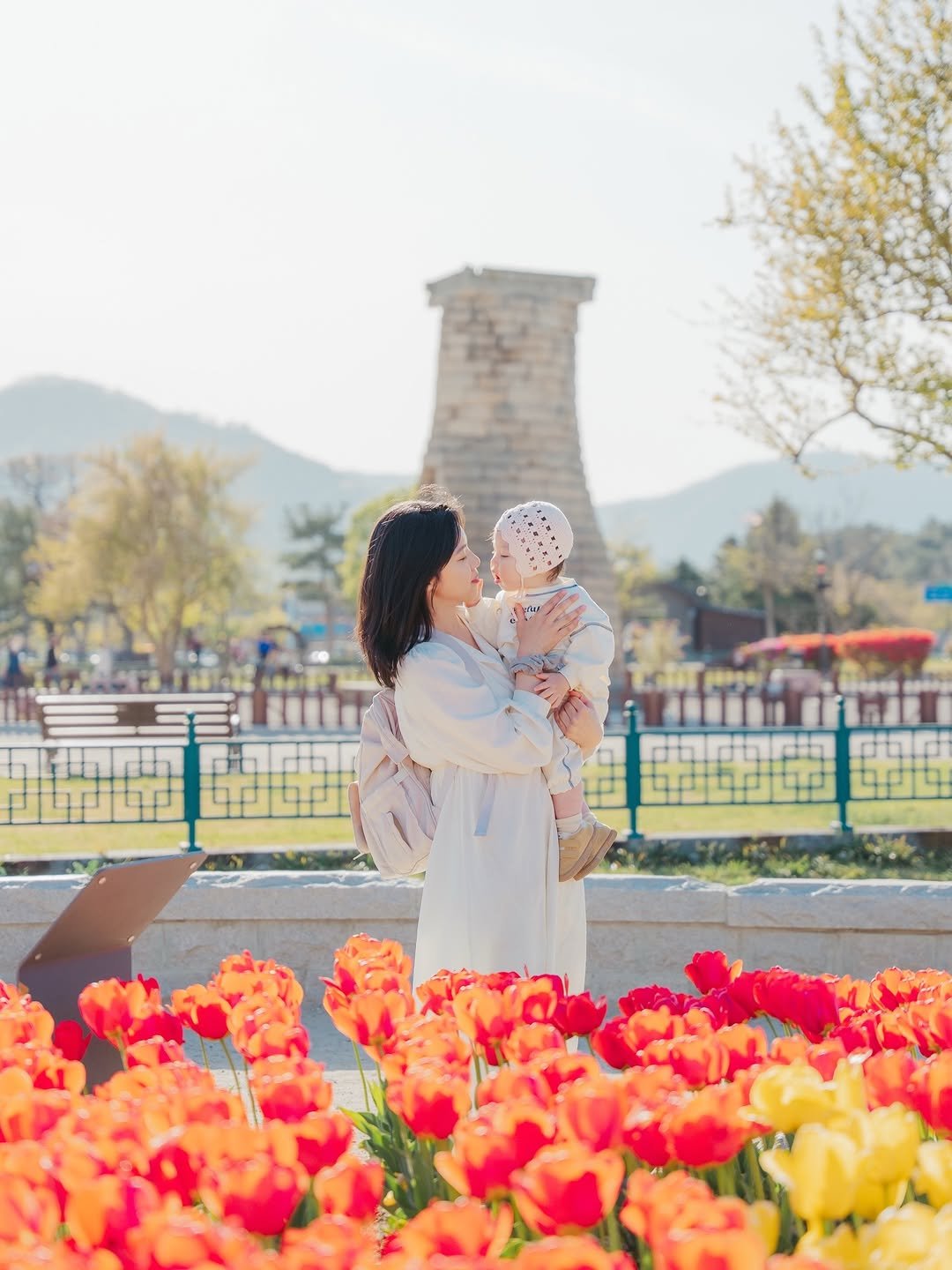 ramiii_eo 게시물 이미지: 튤립 밭에서 도하한테 뽀뽀 받았댜💌🌷🫧

아기가 갑자기 입술에 뽀뽀 하려할때 저만...
