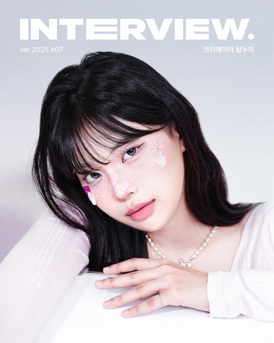 Photo shared by 윗유하우스 on October 15, 2025 tagging @ramnuggi. May be an image of magazine, poster and text that says 'INTE INTERVIEW. ver.2025 ver.2025#07 #07 크리에이터 크리에이터람누끼 람누끼'.