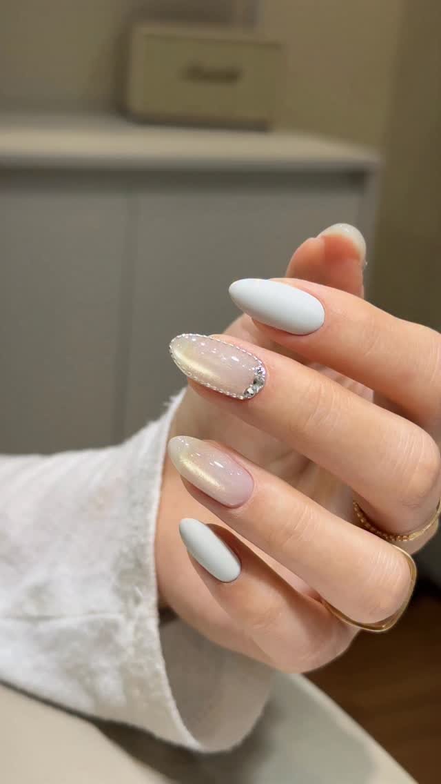 ramua_de_nail 게시물 이미지: @reveinnail_korea 실크 & 코이조합 아트 🤍
