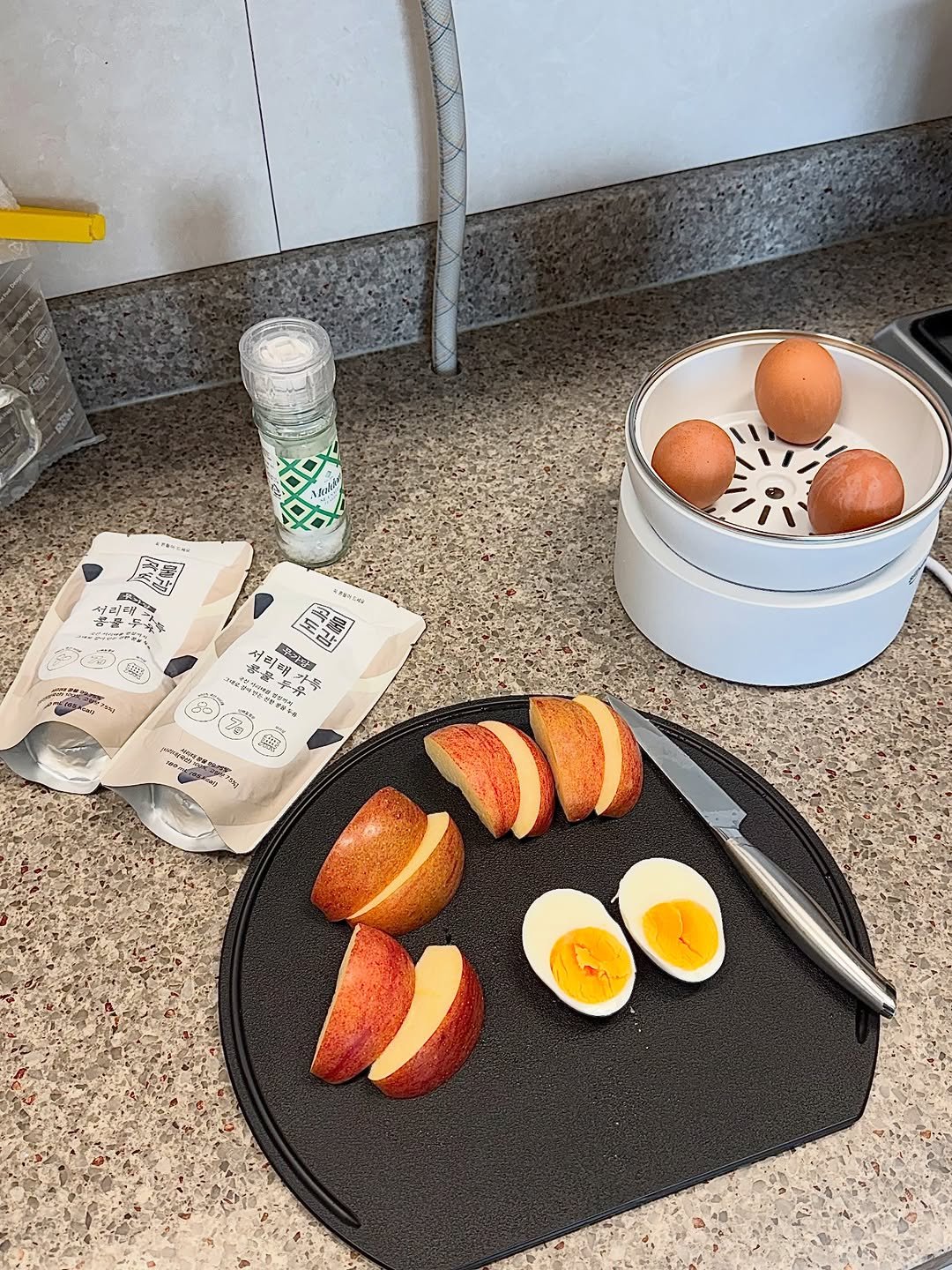 Photo by 라미홈 ahram ⎟살림⠐집밥⠐꿀템 on February 19, 2026. May be an image of poached egg, egg yolk, measuring cups, spatula, boiled egg, kitchen appliance and text.