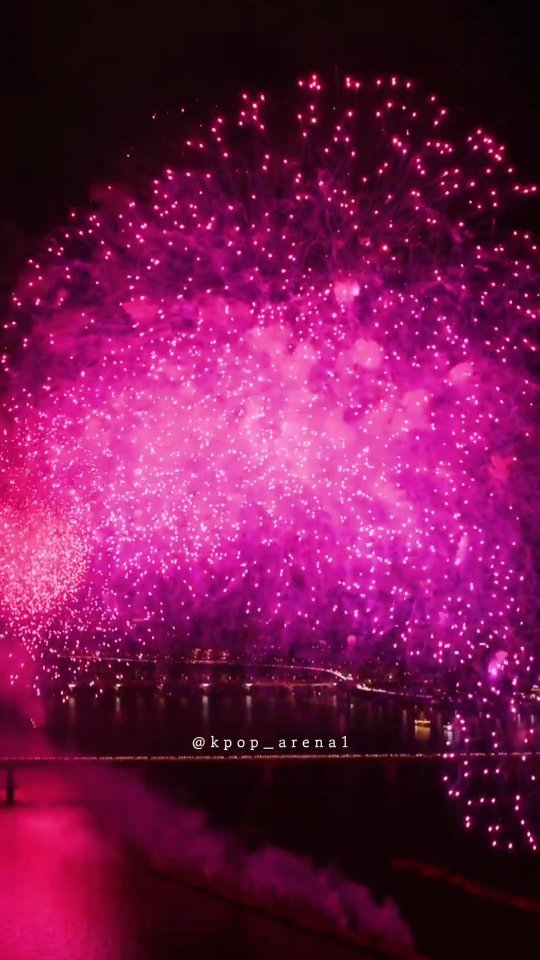 ranchu_v 게시물 이미지: 서울세계불꽃축제 2025  Light Up Together!✨
#한화 #불꽃축제...