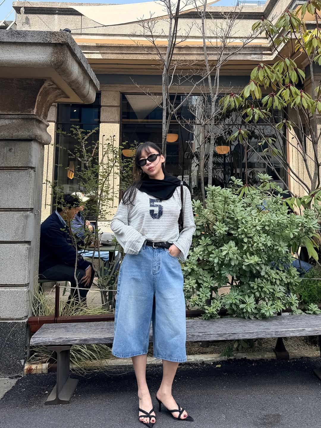 rangbe 게시물 이미지: 🌸
✨후들 단가라 여리핏 티셔츠
✨데이 버뮤다 5부 데님팬츠
