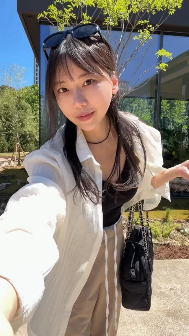 rangbe__ 게시물 이미지: 과하지 않은 시스루 원단 ! 밑단 쉬폰 배색이 포인트인 셔츠블라우스. 한여름에 나시...