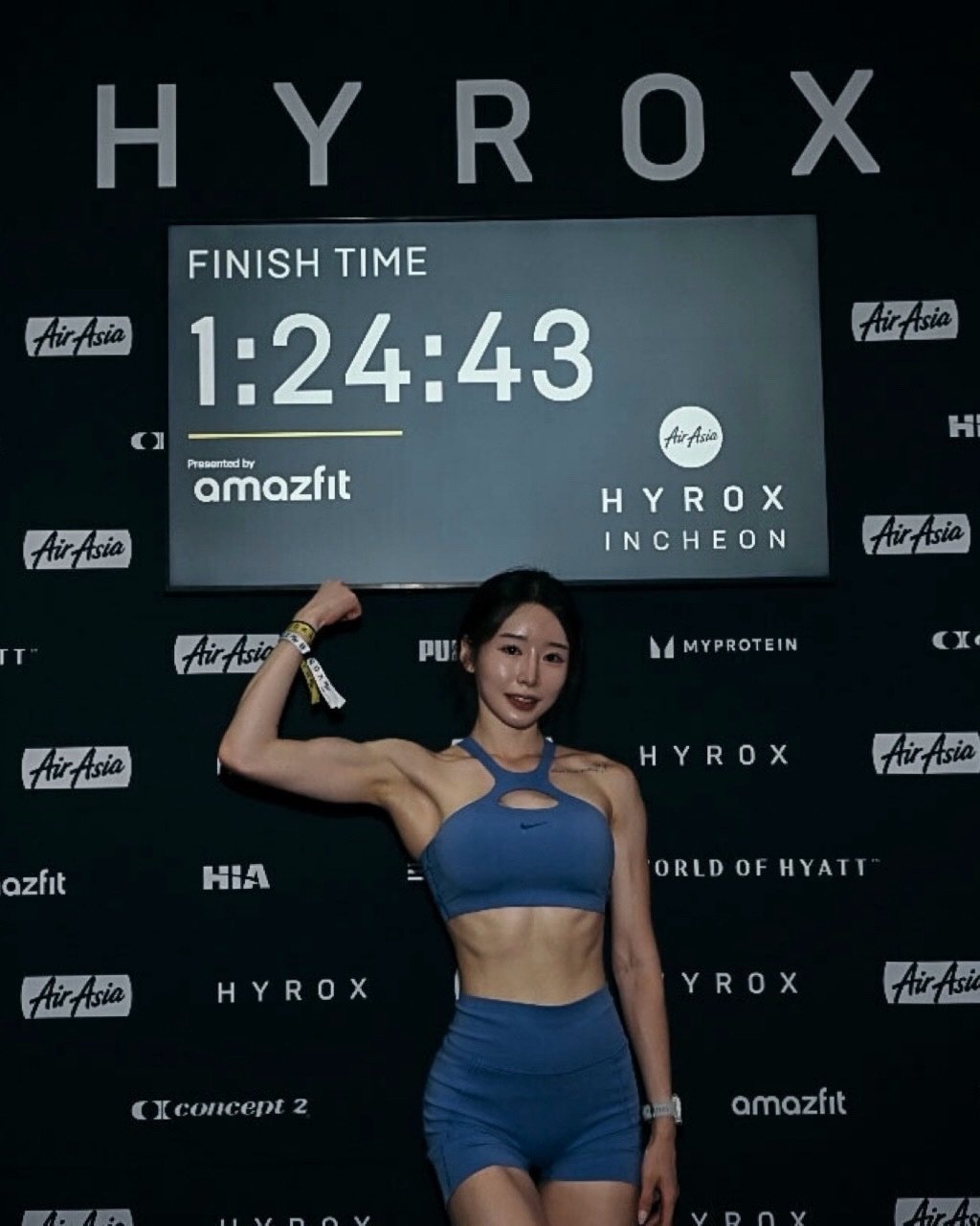 rann2__y 게시물 이미지: 첫 HYROX 오픈 싱글 우먼 완주 🏁
기록은 1:24:43 💪🏻
사진만 봐도...