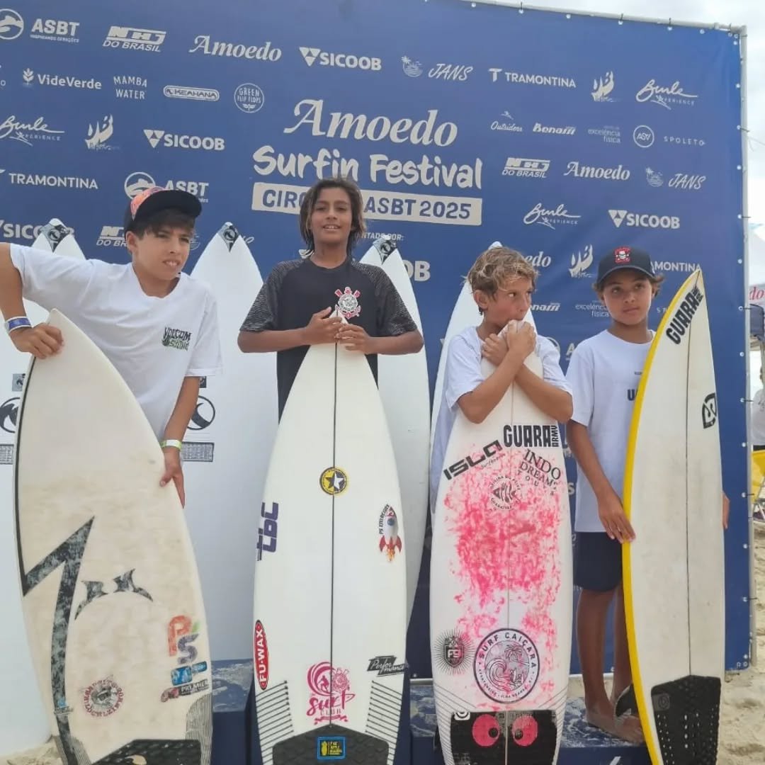 Photo shared by Corinthians Esportes Radicais on December 17, 2025 tagging @raoni.rsrodrigues. May be an image of surfboard, skateboard and text that says 'ASBT DUBRASIL VideVerde MANBA WATER THEAMAD T TRAMONTINA SICOOB TRAMONTINA SBT Anidiss Benaia Gunle 法はさま Amoedo SICOOB JANS Amoedo Surfin Festival CIR ASBT ASBT2025 2025 SIC DBRASIL SPOLETO Amoedo ADROOR JANS Ginke SICOOB B NIpTy 430 edo лaT MONTINA የሰ 0 do SLC IELACUARR INDO GUARAE Cbc 恩 海 XAM0 SuaP 師 GO'.