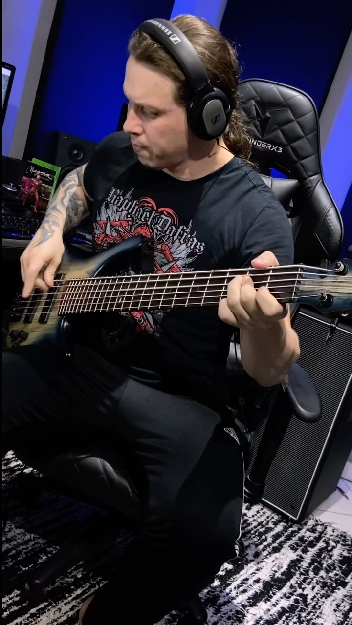 raphaeldafras 게시물 이미지: Tenochtitlán Bass Practice. 
Estudando o...