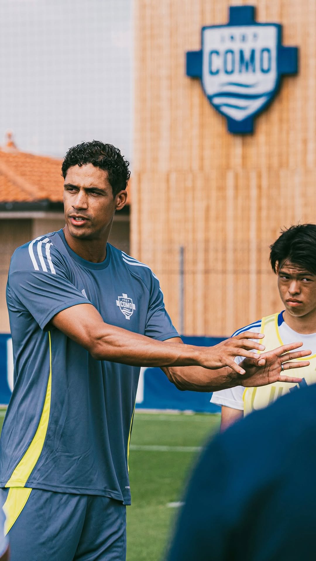 raphaelvarane 게시물 이미지: Guess who’s back…

Como 1907 Development Board...