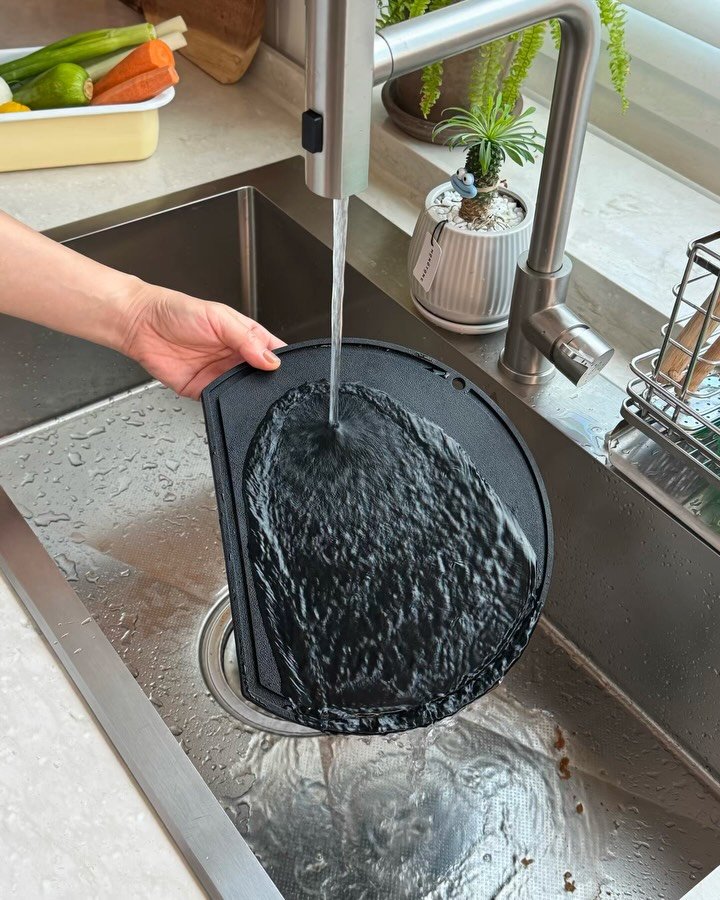 rara__home_ 게시물 이미지: 주방에 도마 여러 개 있지만
매일 손이 가는 건 결국 얇고 가볍고,
관리 쉬운...