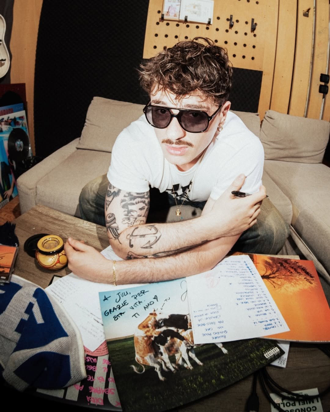 rayban 게시물 이미지: Sound on. Shades on. @olly_nclusive rocking...
