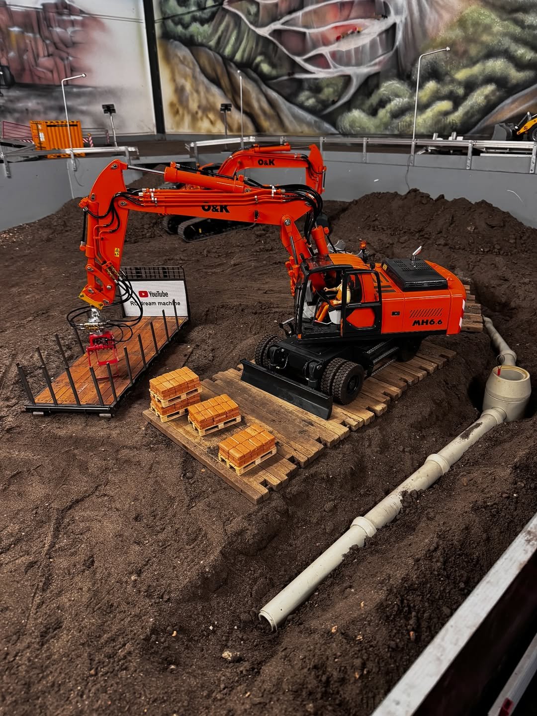 rcdreammachine 게시물 이미지: Job done! Amazing Damitz wheeled excavator at...